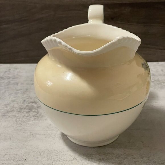 Vintage Johnson Brothers California Fruit 40 oz Beige Pitcher England c.1930 - Picture 2 of 9
